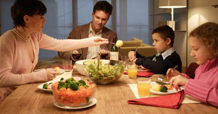 ¿Por qué es importante cenar en familia?