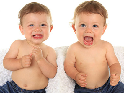 Mitos sobre hermanos mellizos o gemelos