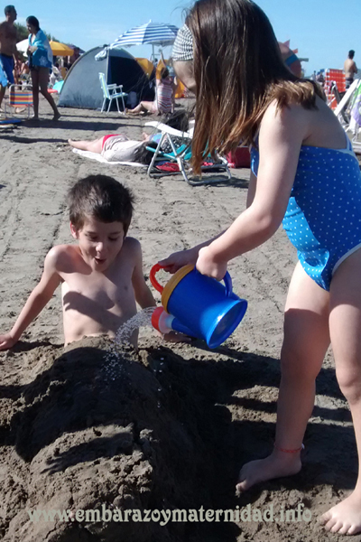 como-hay-que-proteger-la-piel-de-los-chicos-en-verano