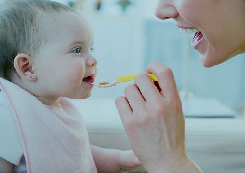 Cuándo y cómo empezar a incluir los cereales en la dieta del bebé