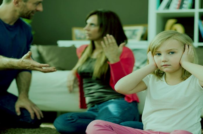 Los padres no deben discutir frente a sus hijos